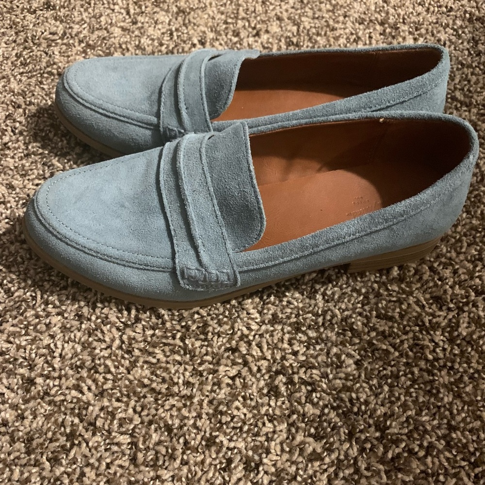 Women’s loafer flat shoes